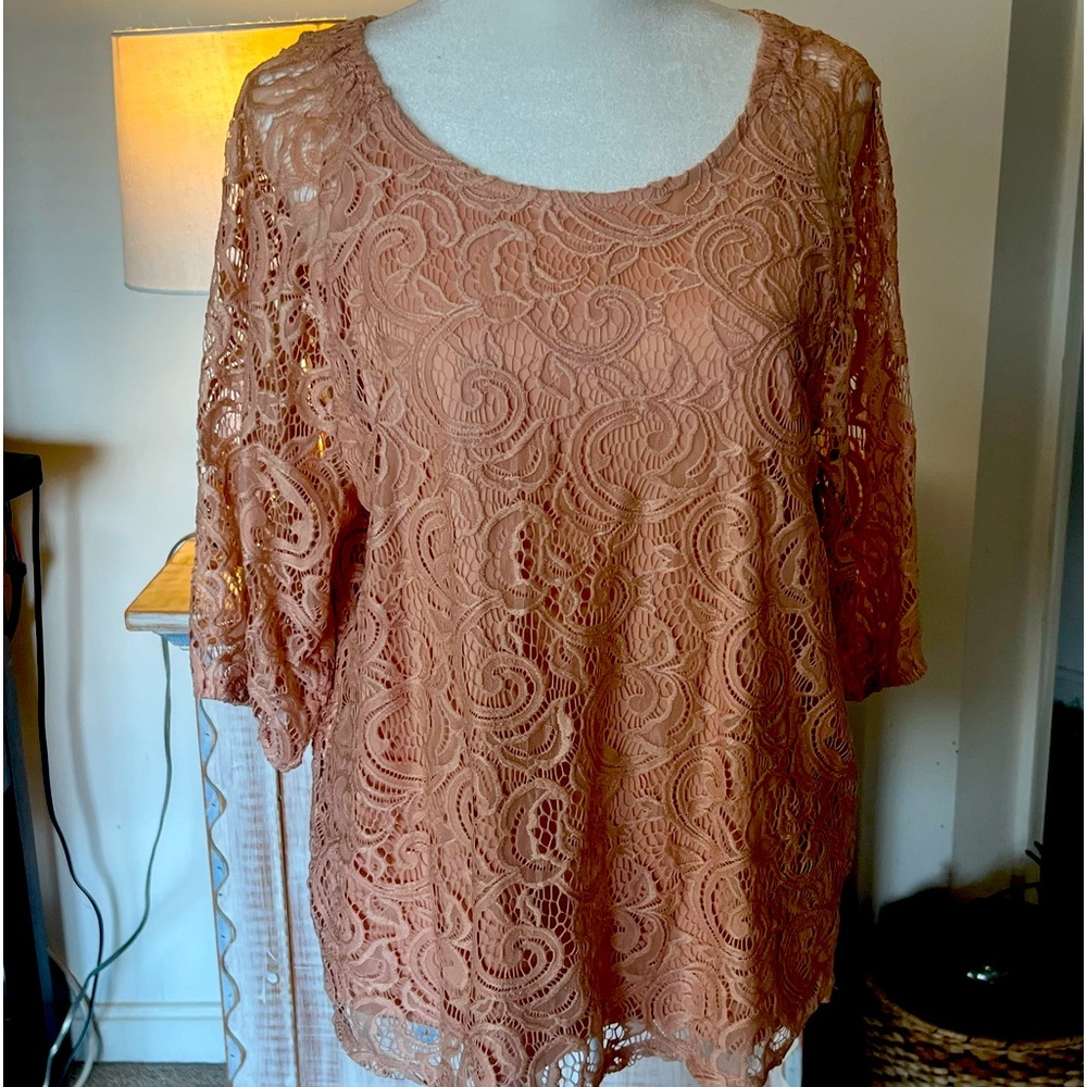 Adrianna Papell XL Lace with background material beautiful blouse